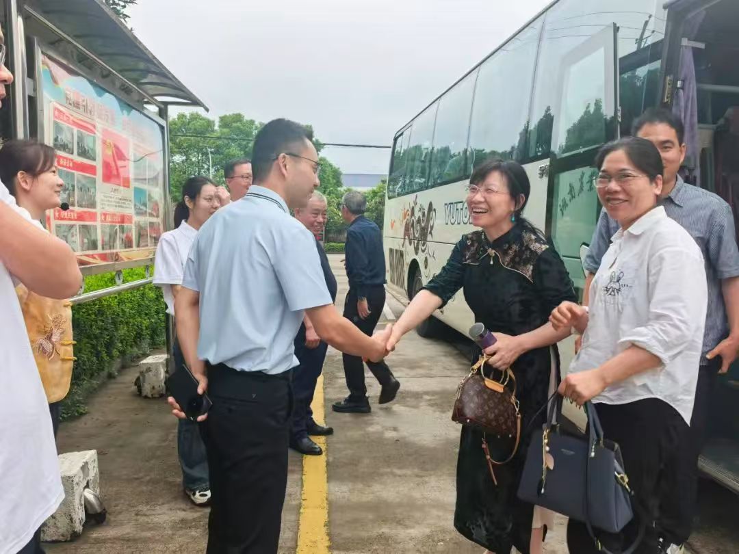湘益茶香續(xù)薪火，校企共繪茯茶新篇——湖南農(nóng)大師生走進(jìn)益陽茶廠開展實踐研學(xué)